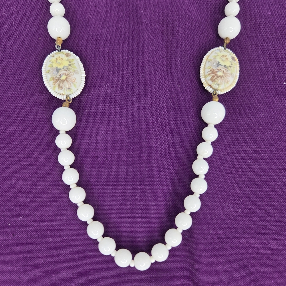 Milk Glass Necklace Miriam Haskell Hand Painted Porcelain Floral Cameo‎ Cabs 30"